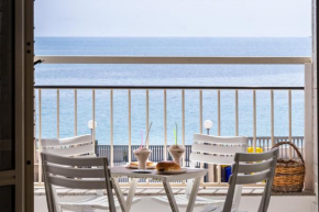 Maravola home on the beach, parking & wifi